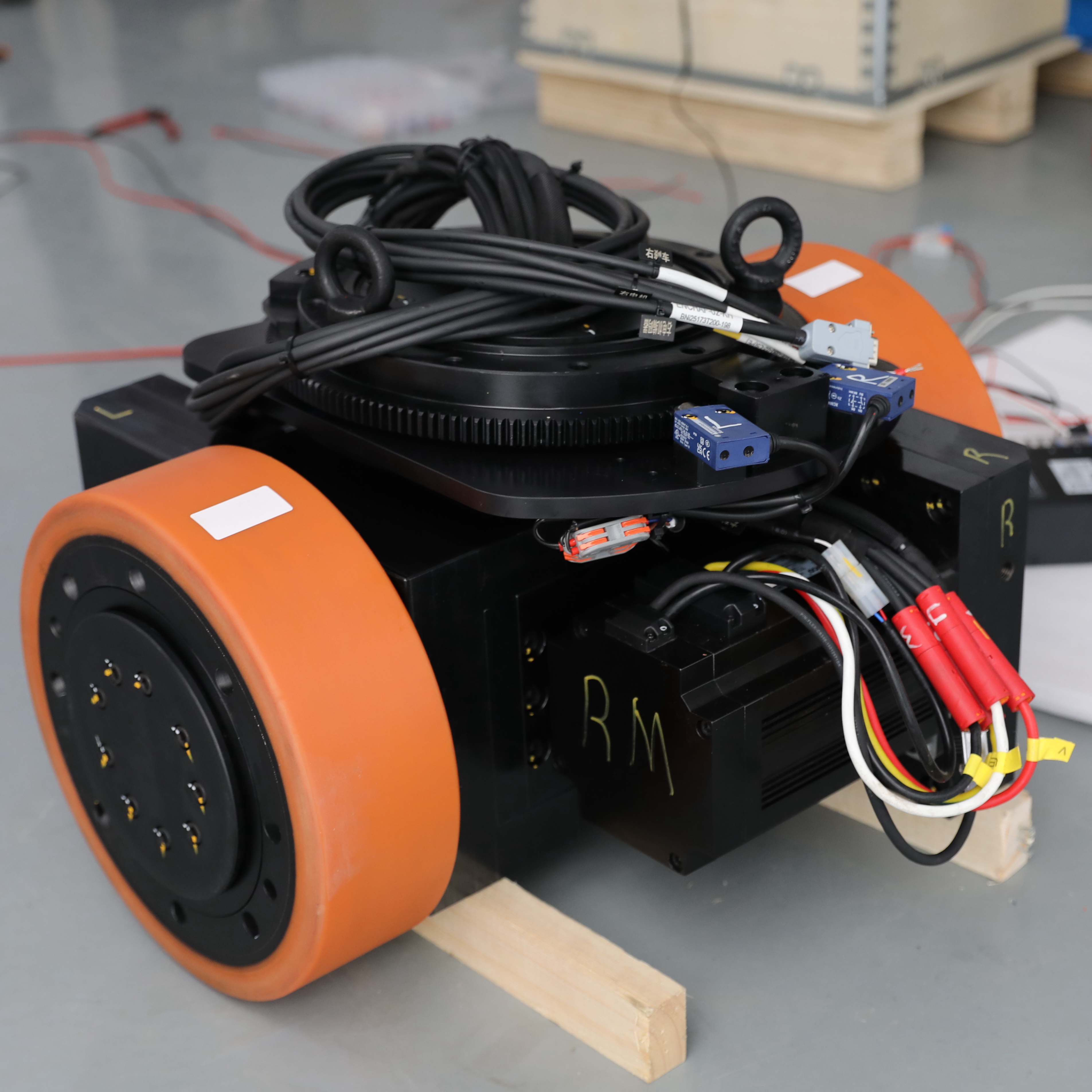 Compact_Differential_Drive_Module_for_AGV_Systems